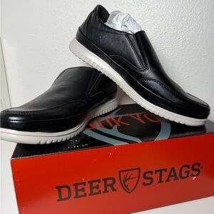 Deer Stags Men's Black Leather Slip-Ons